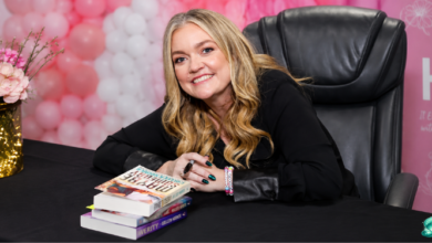 colleen hoover net worth